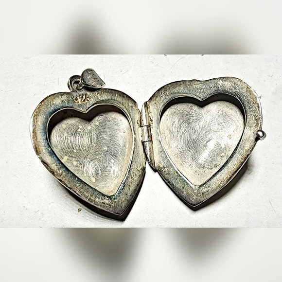 Vintage sterling engraved silver 2 picture frames heart locket charm stamped 925 - Picture 4 of 7
